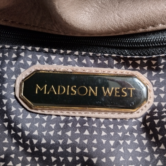 Madison West Saddlebag Tan Chunky Zipper Pulls Gold Plated Adjustable Strap - Picture 9 of 15